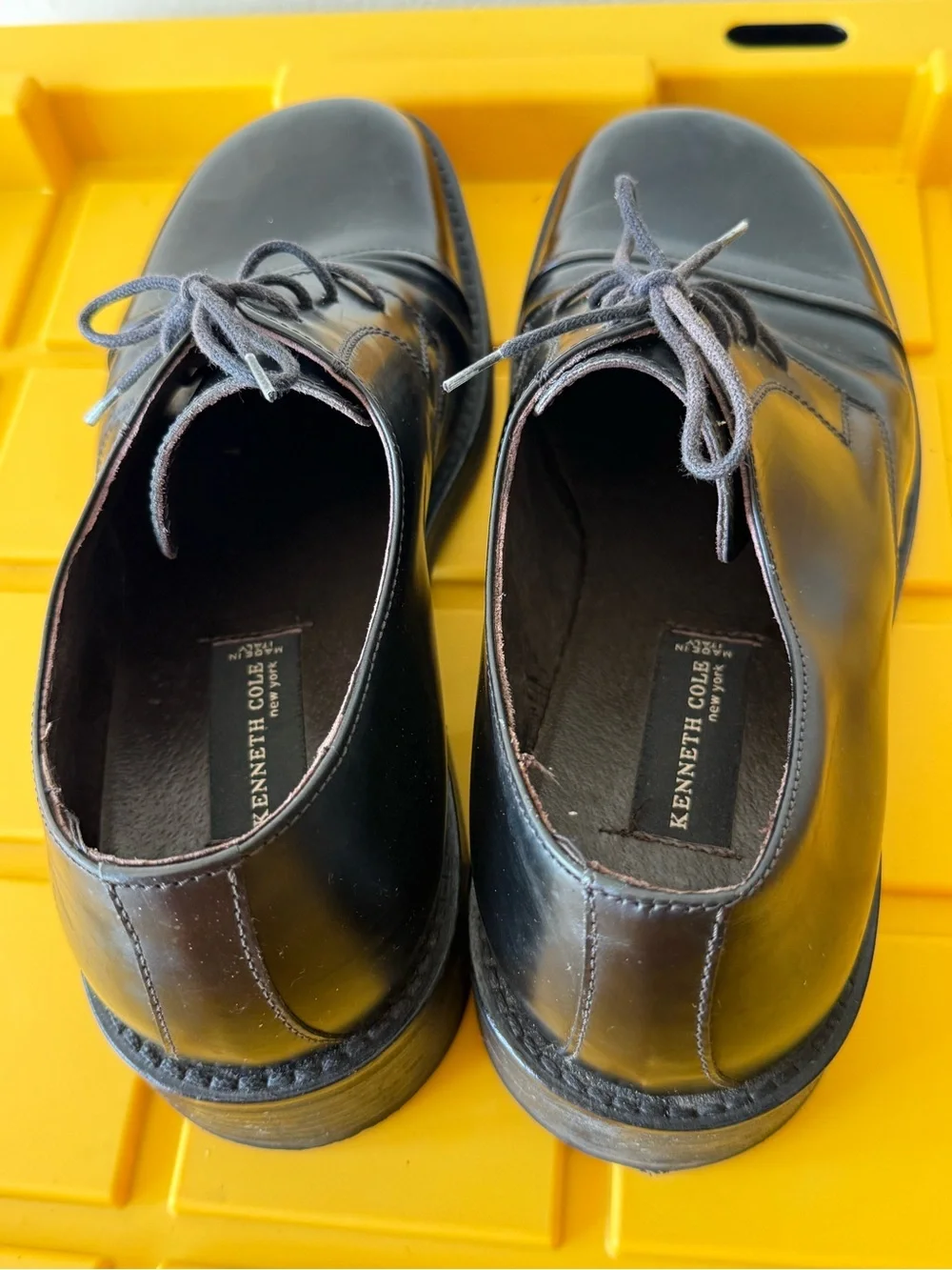 Kenneth Cole Black Leather Cap-Toe Derby Shoes